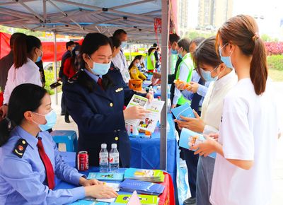 五心新暢行 誠信更省心 西鄉塘區舉辦放心消費節，以“守護安全 暢通消費”護航區域經濟